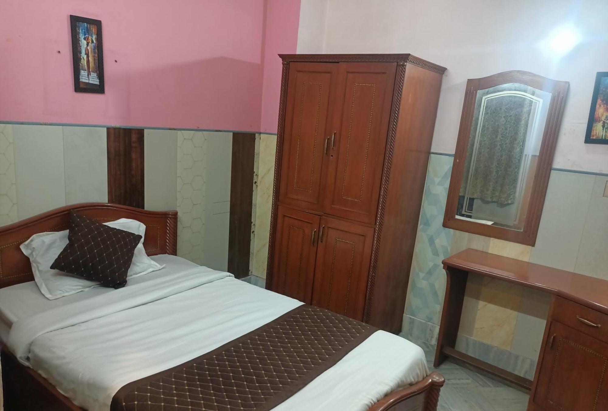 Hotel Riz พาราณสี ภายนอก รูปภาพ